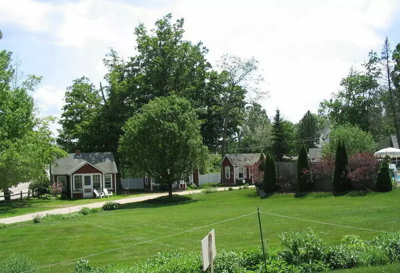 هتل Old Red Inn & Cottages