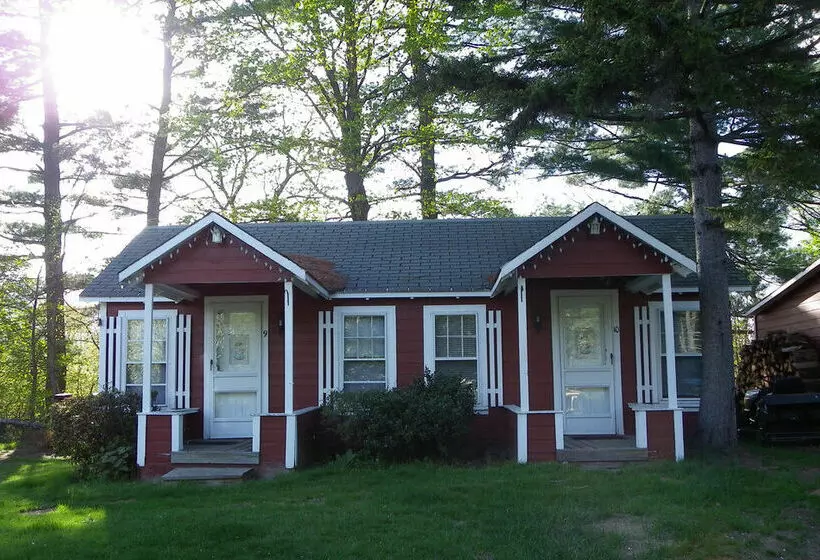 هتل Old Red Inn & Cottages