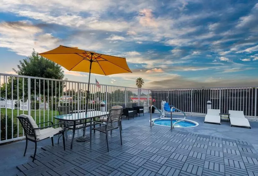 ホテル Sonesta Essential Vacaville  Napa Valley