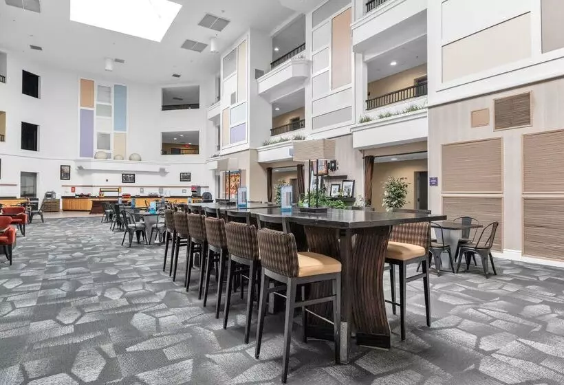 ホテル Sonesta Essential Vacaville  Napa Valley