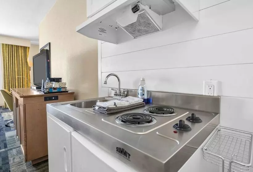 ホテル Sonesta Essential Vacaville  Napa Valley