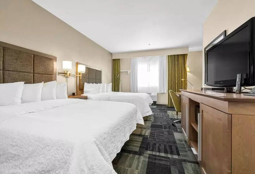 ホテル Sonesta Essential Vacaville  Napa Valley