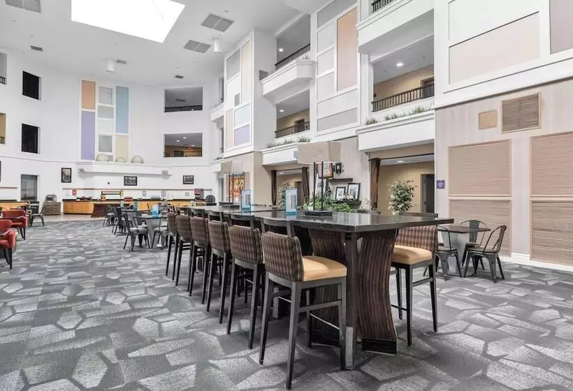 ホテル Sonesta Essential Vacaville  Napa Valley