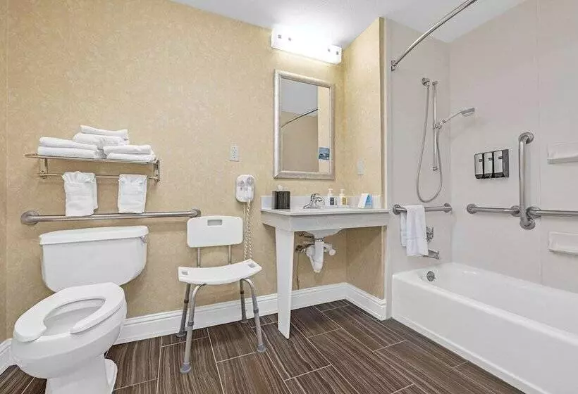 ホテル Sonesta Essential Vacaville  Napa Valley