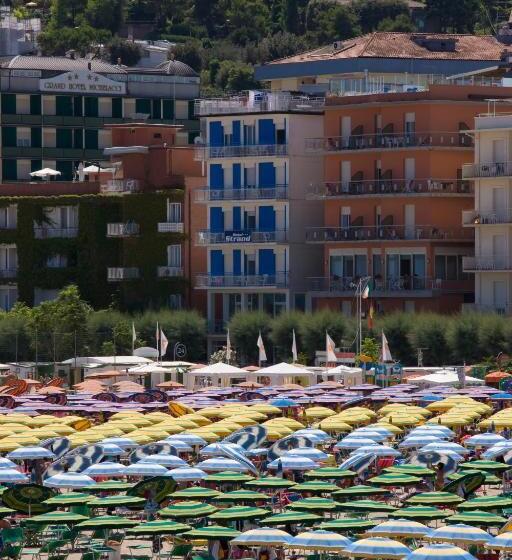 בית מלון כפרי Strand