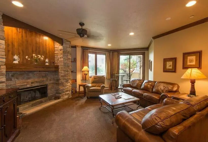 Отель Strawberry Park