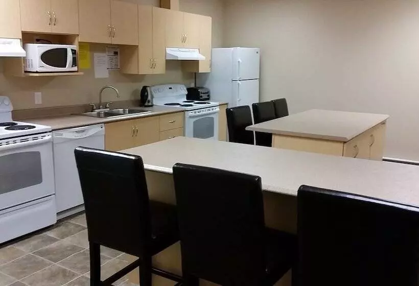 Motelli Riverview Suites