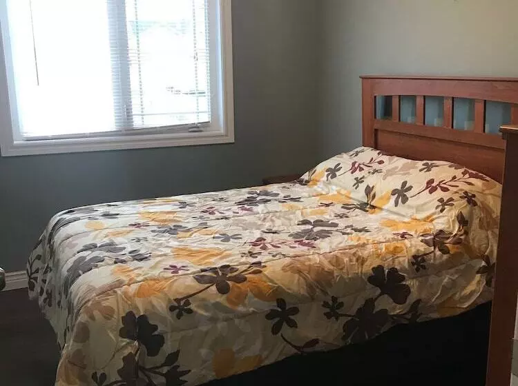 Motelli Riverview Suites