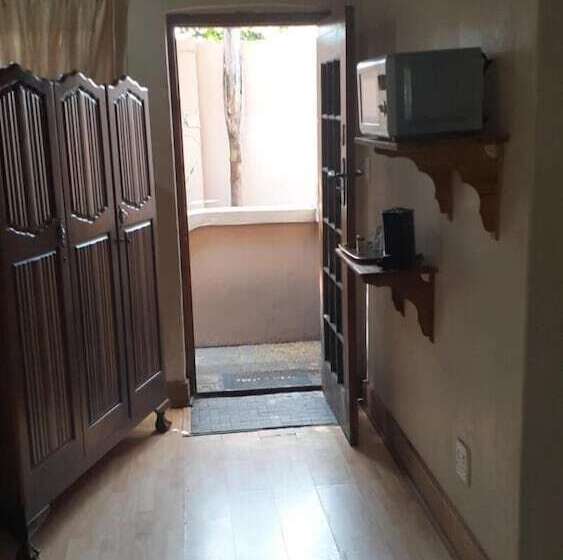 Bed & Breakfast Doube Room In Lovely Historian Guesthous