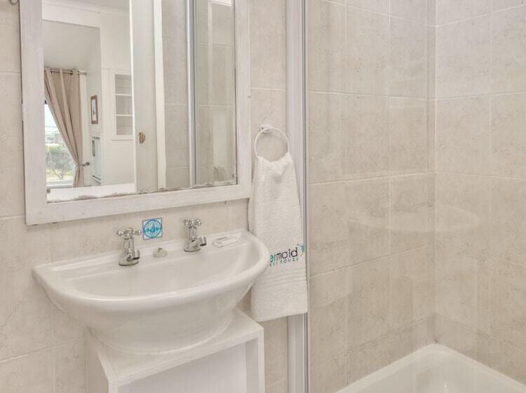 مبيت وإفطار Mermaid Guest House