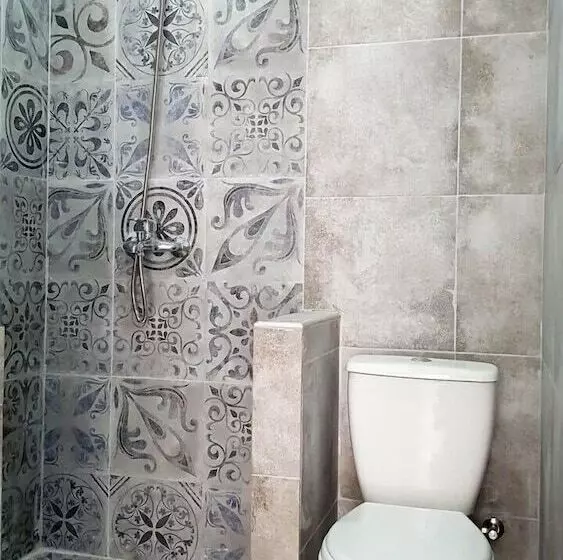 ペンション Guest House Shafran