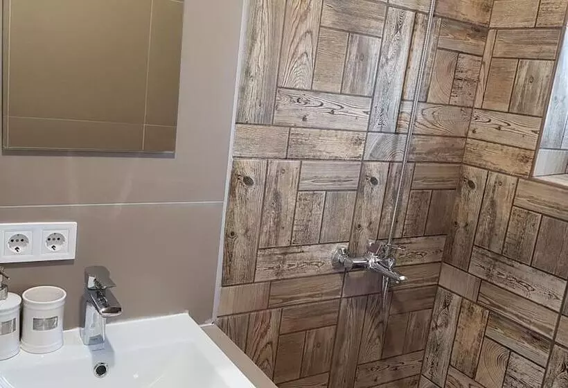 ペンション Guest House Shafran