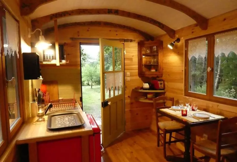 Majatalo Le Repaire Du Hibou