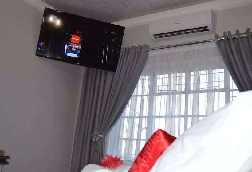 Majatalo Rochilla Guest House