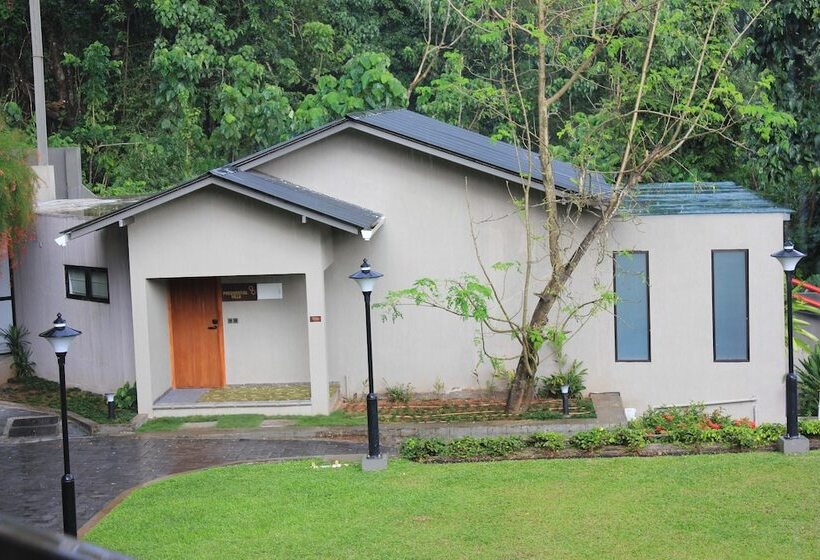 リゾートホテル Niraamaya Retreats Samroha Athirappilly