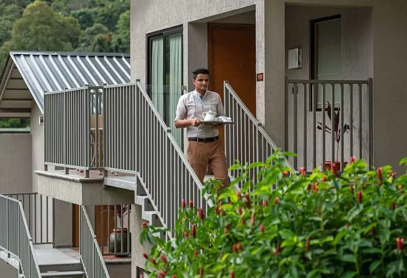 Lomakeskus Niraamaya Retreats Samroha Athirappilly