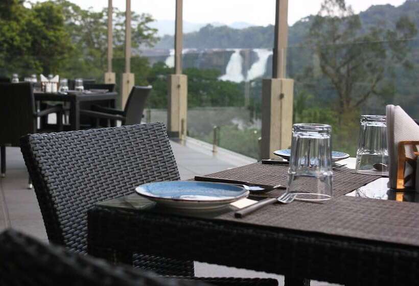 リゾートホテル Niraamaya Retreats Samroha Athirappilly