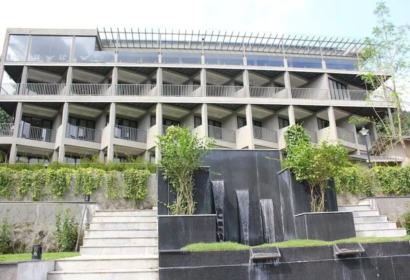 Lomakeskus Niraamaya Retreats Samroha Athirappilly