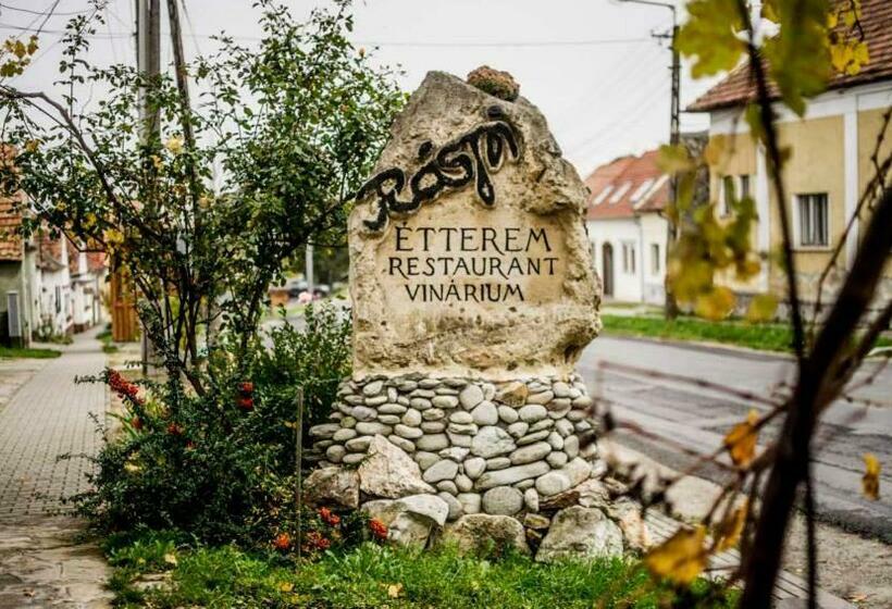 Nocleg ze śniadaniem Ráspi Apartman étterem és Borászat