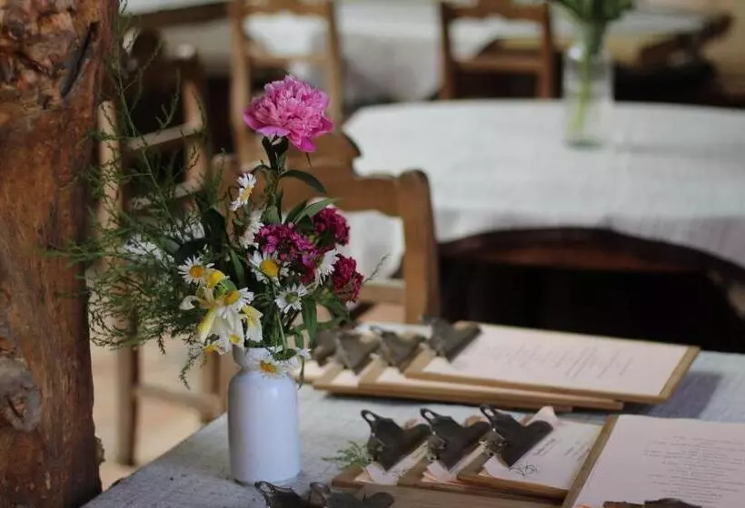 تختخواب و صبحانه Ráspi Apartman étterem és Borászat