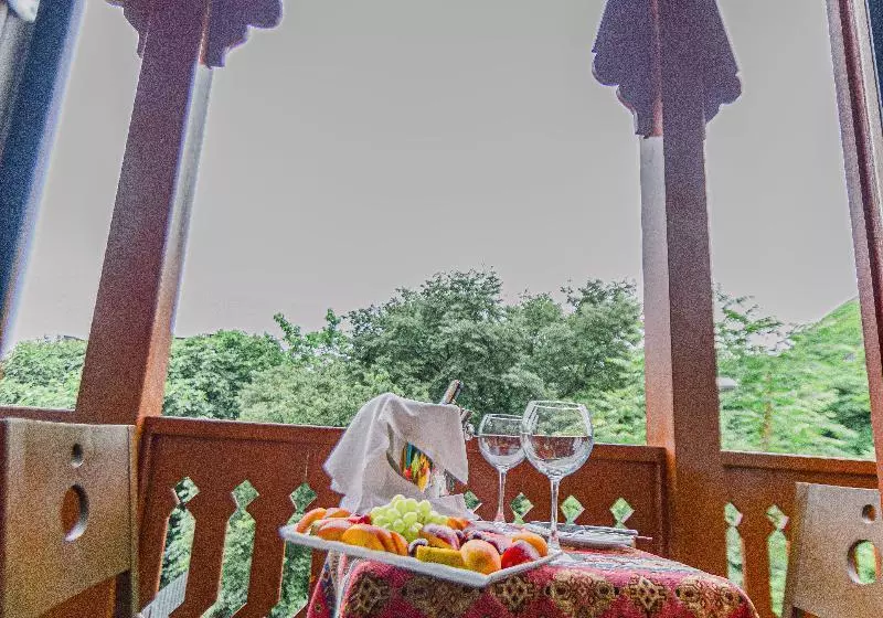 Hotel Acacia Mansion