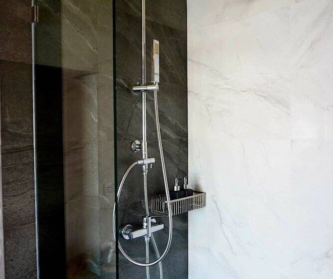 בית מלון כפרי Dome Kata Resort