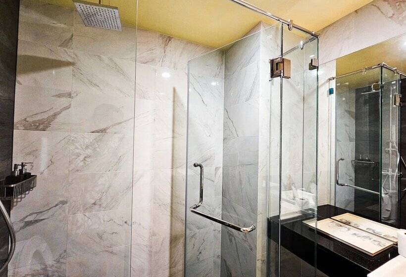 בית מלון כפרי Dome Kata Resort