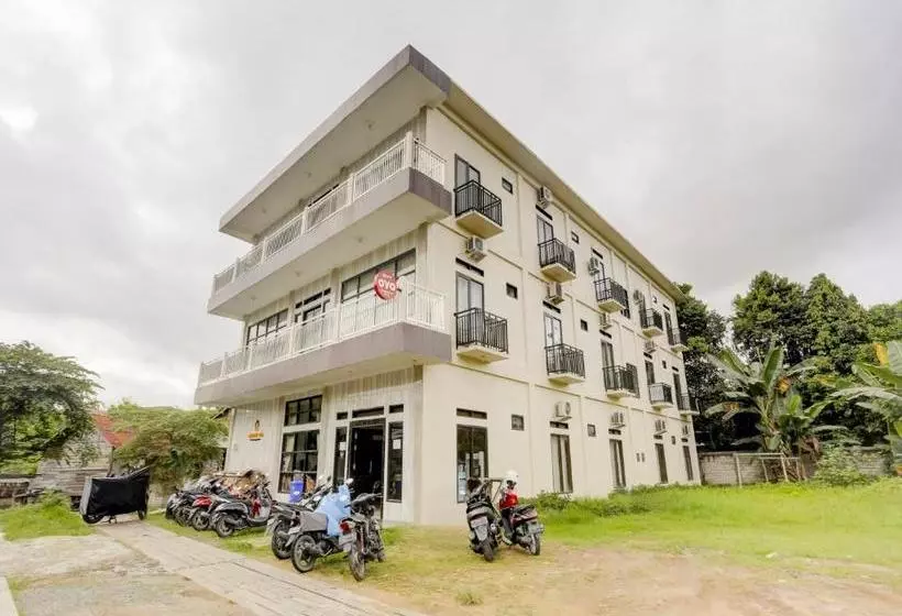 ホテル Oyo 3870 Homestay Arya