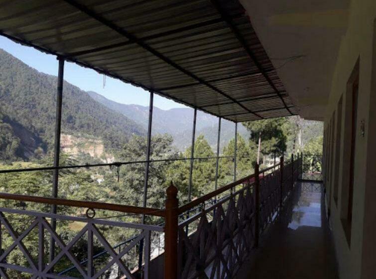 בית מלון כפרי Utsav Palace