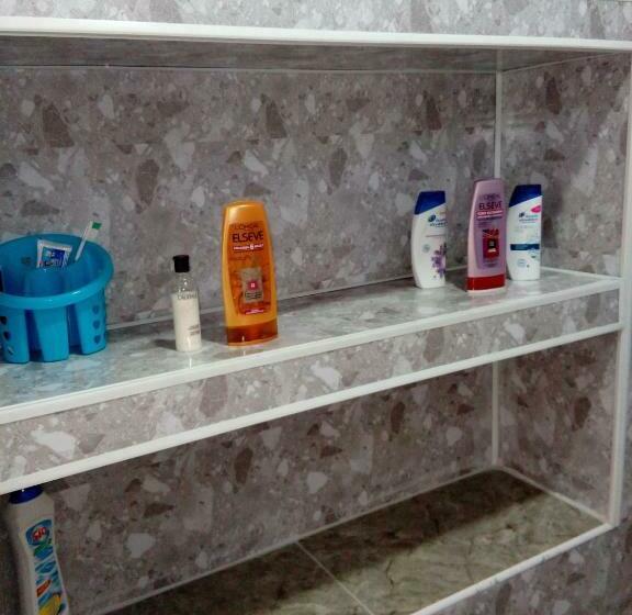 پانسیون House In The Forest