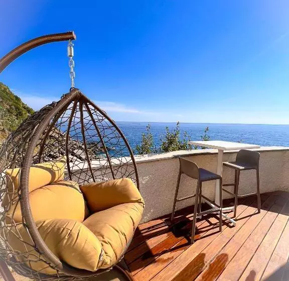 پانسیون La Ripa Camere Vernazza   The Spinnaker Suite