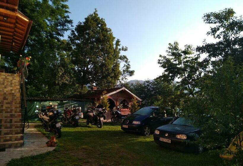 ペンション La Stejarel