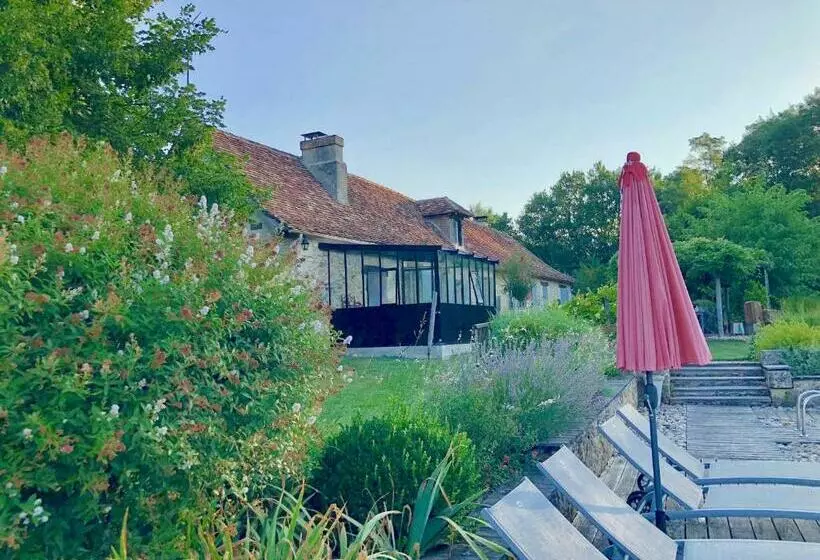 Aamiaismajoitus (B&B) Le Domaine De L ô Lofts Contemporain Au Coeur Du Perigord