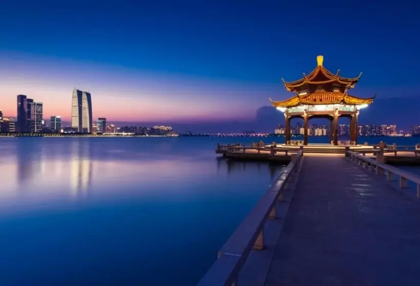 Gya Hotel Jin Ji Lake Oriental Gate