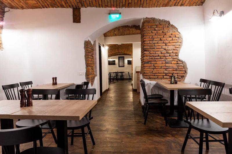 Casa Chitic Hotel & Restaurant Str Nicolae Balcescu 13