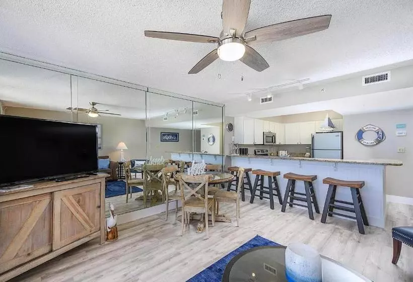 Pelican Beach Resort 308