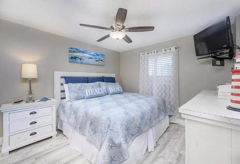 Pelican Beach Resort 308