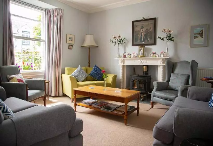 Majatalo Cnapan Guest House