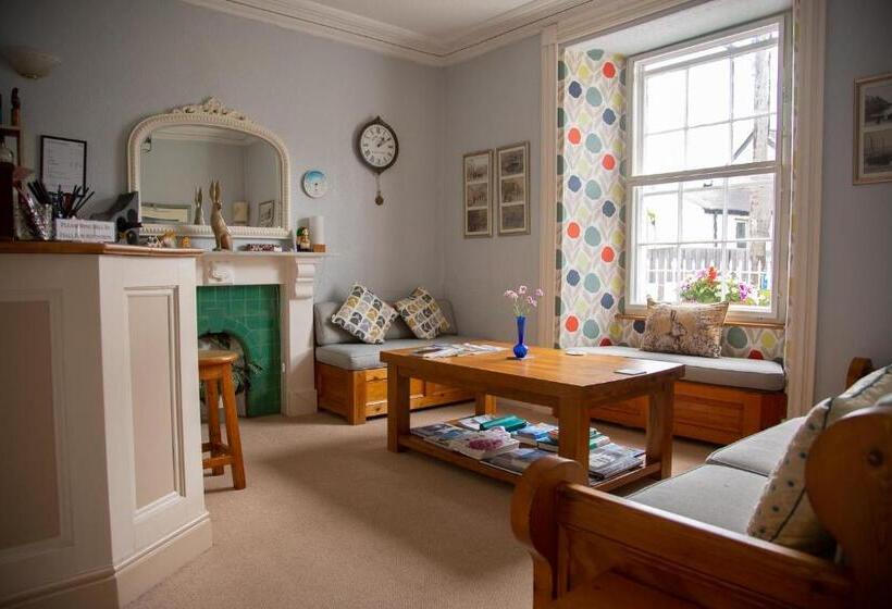 膳宿费 Cnapan Guest House