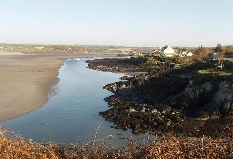 Majatalo Cnapan Guest House