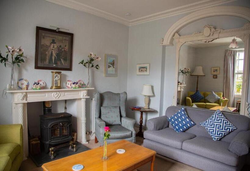 膳宿费 Cnapan Guest House