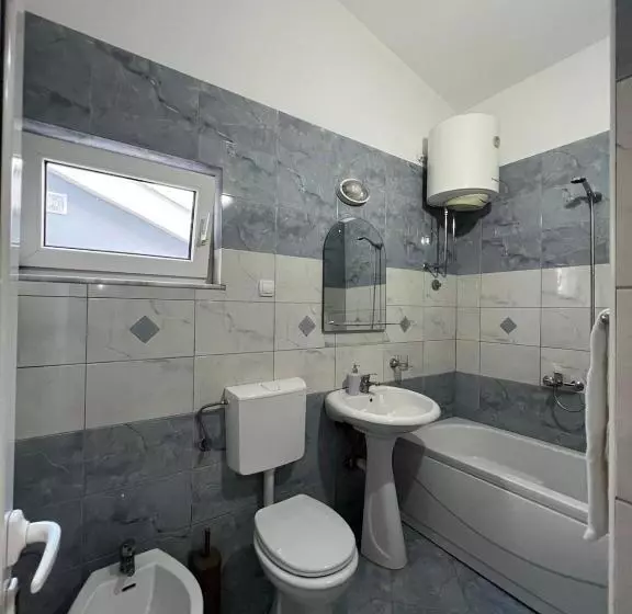 پانسیون Kasneci Apartments