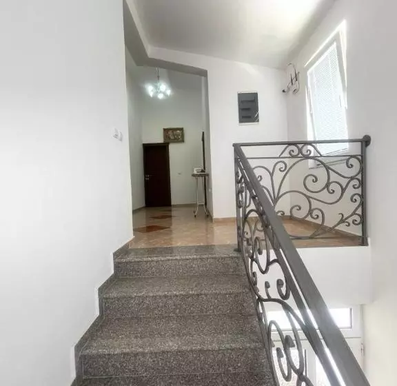 پانسیون Kasneci Apartments