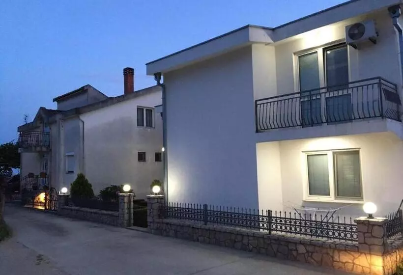 پانسیون Kasneci Apartments