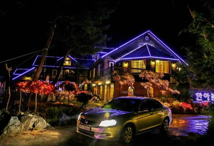 Taean Oak Vill Pension