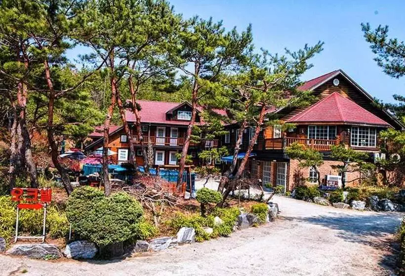 Taean Oak Vill Pension