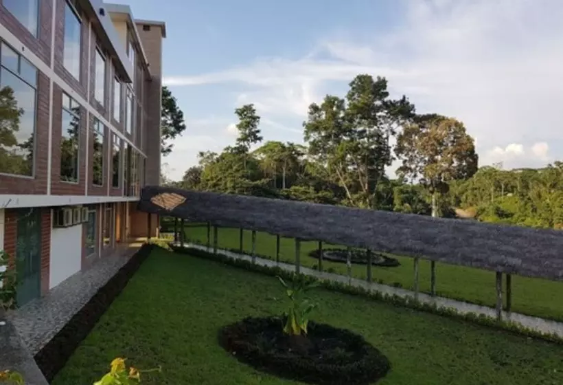 Gran Hotel De Lago   Shushufindi