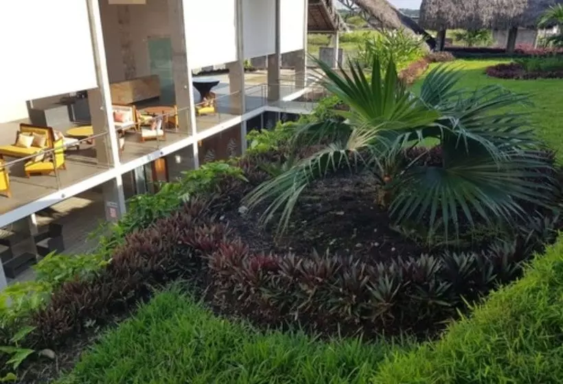 Gran Hotel De Lago   Shushufindi