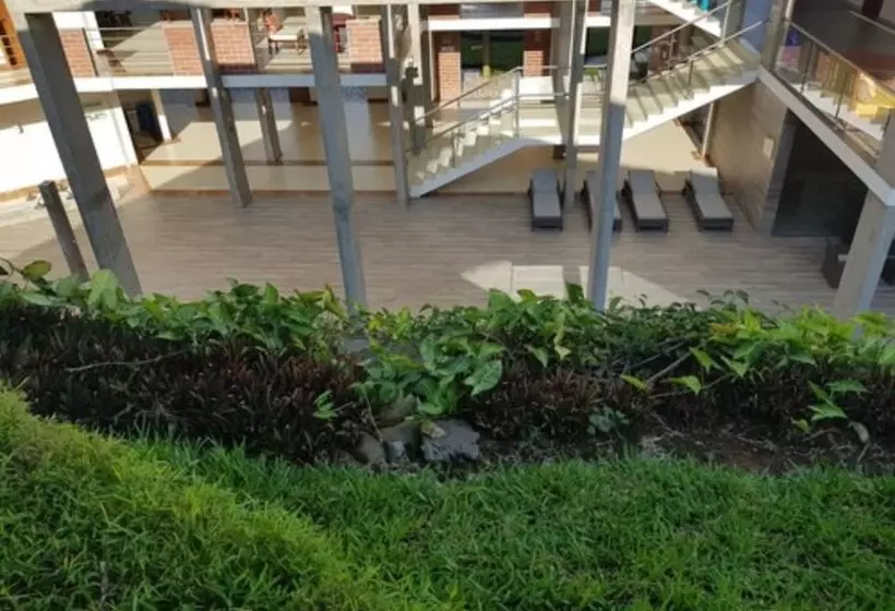 Gran Hotel De Lago   Shushufindi