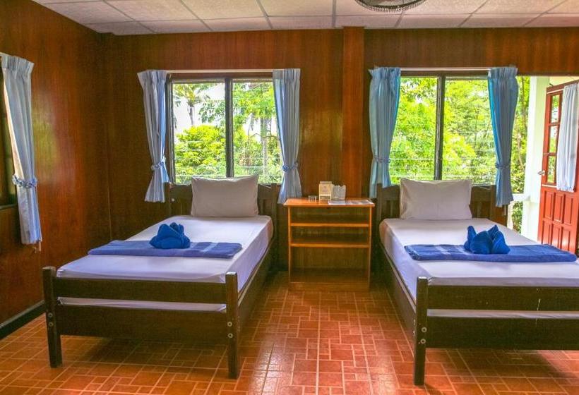 호텔 Golden Hill Backpackers